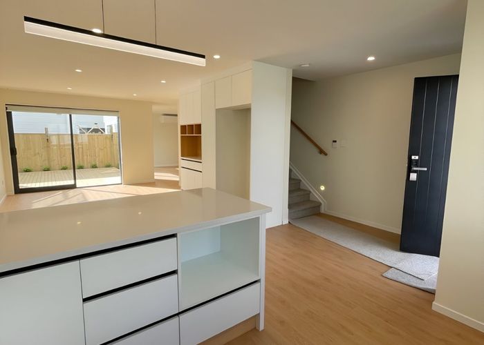  at 14C Fortyfoot Lane, Sunnyhills, Manukau City, Auckland