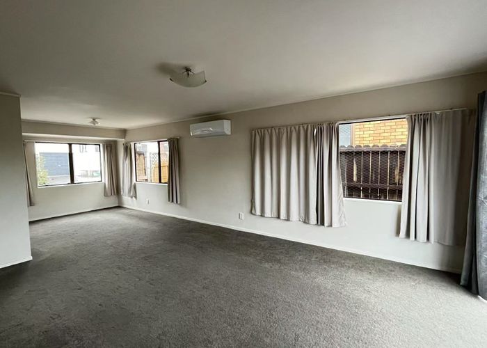  at 2/152 Whitford Road, Somerville, Manukau City, Auckland