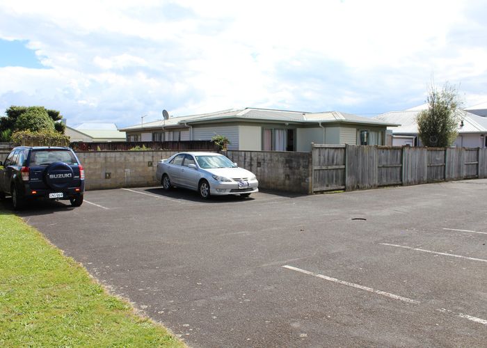  at 200 Old Farm Road, Hamilton East, Hamilton
