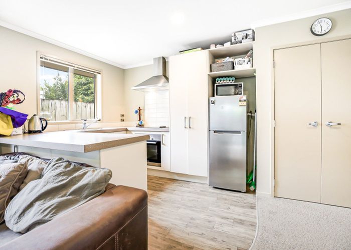  at 1/114 Old Farm Road, Hamilton East, Hamilton