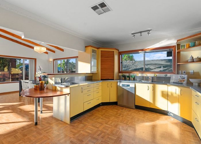  at 4 Miller Road, Mangere Bridge, Manukau City, Auckland