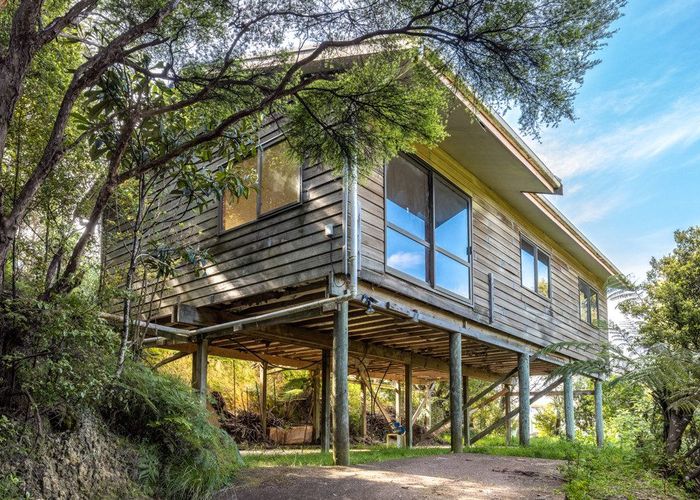  at 53 Crescent Road West, Ostend, Waiheke Island