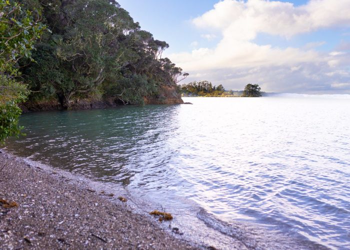  at 886 Purerua, Te Tii, Far North