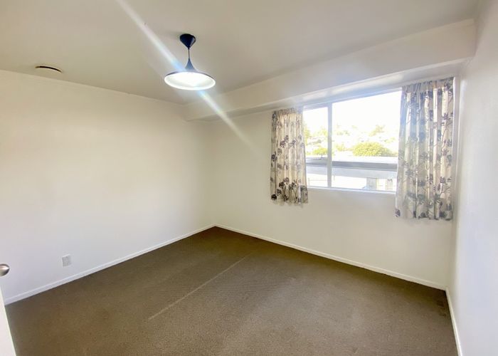  at 64 Moore Street, Hillcrest, North Shore City, Auckland