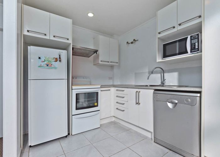  at 58b Peach Road, Glenfield, North Shore City, Auckland
