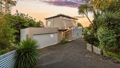  at 2/20 Sycamore Drive, Sunnynook, Auckland