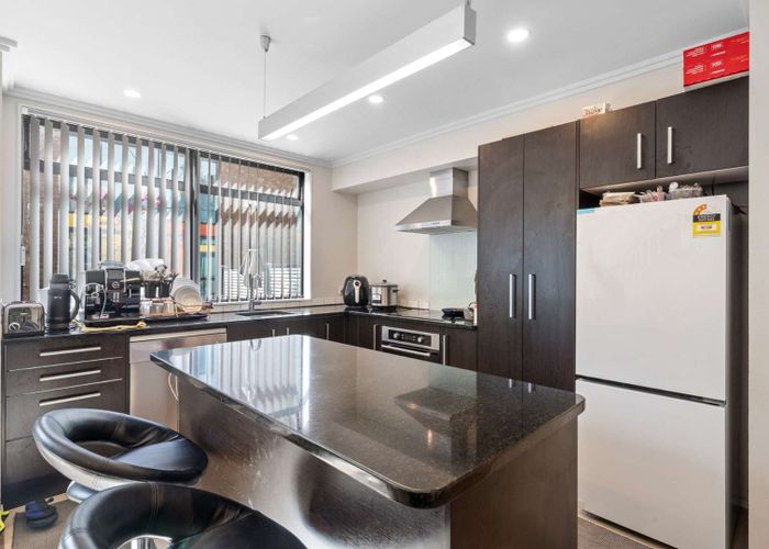  at 10/182 Flat Bush School Road, Flat Bush, Auckland