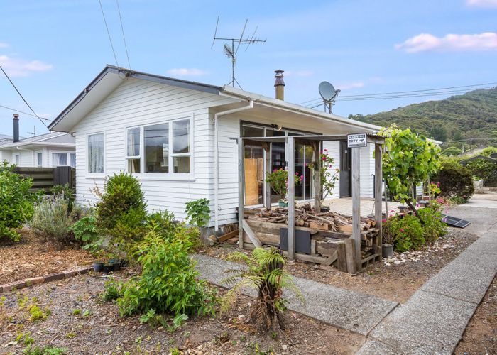  at 31 Karamu Crescent, Wainuiomata, Lower Hutt