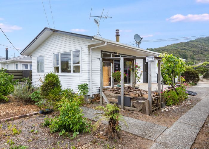  at 31 Karamu Crescent, Wainuiomata, Lower Hutt, Wellington