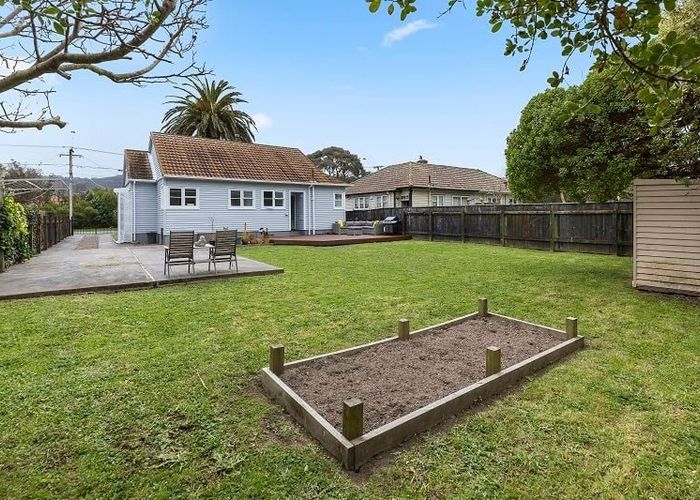  at 114 Cambridge Terrace, Fairfield, Lower Hutt, Wellington