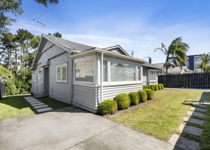  at 1018 Great North Road, Point Chevalier, Auckland