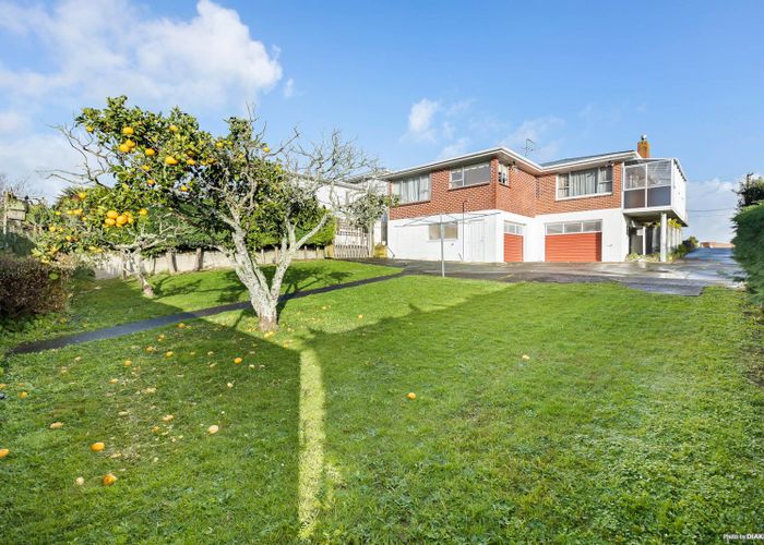  at 4 Young Road, Mount Wellington, Auckland
