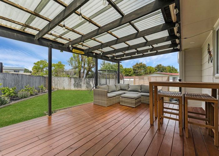  at 9 Ohira Place, Henderson, Waitakere City, Auckland