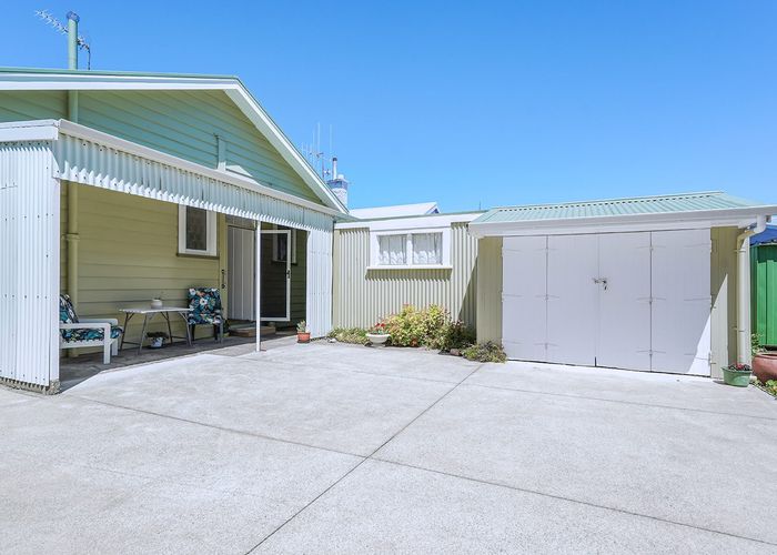  at 61 Cook Street, Hamilton East, Hamilton