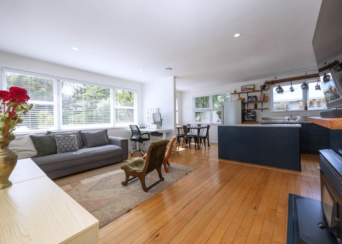  at 23 Lowtherhurst Road, Massey, Waitakere City, Auckland