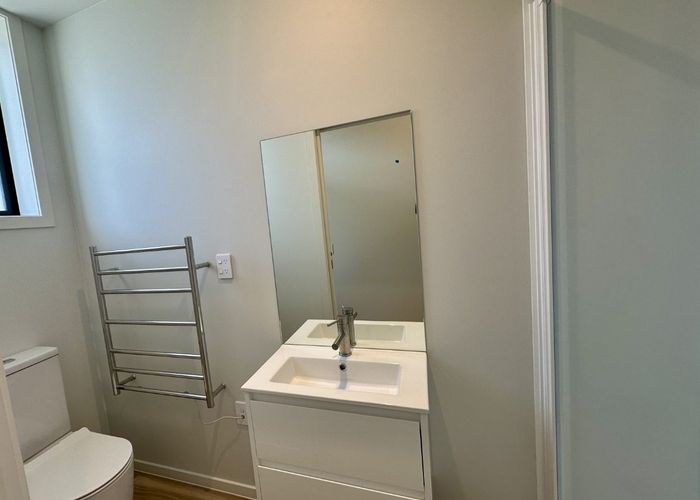  at 4A / 13 The Strand, Wainuiomata, Lower Hutt, Wellington