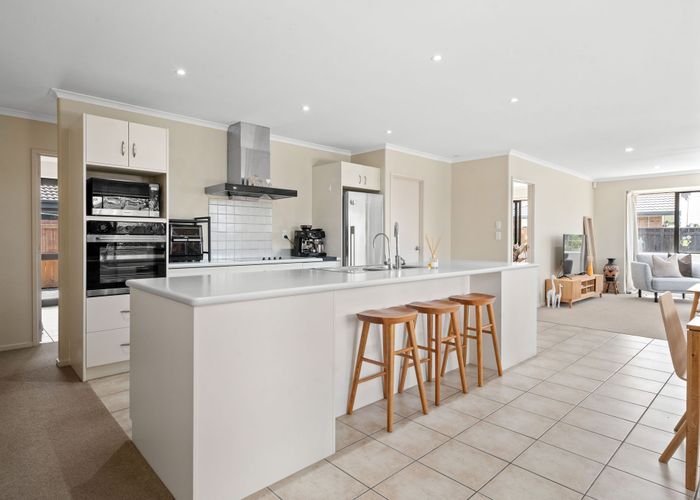  at 2 Lavenham Place, Rototuna, Hamilton, Waikato