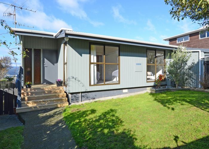  at 6 Stanhope Grove, Korokoro, Lower Hutt