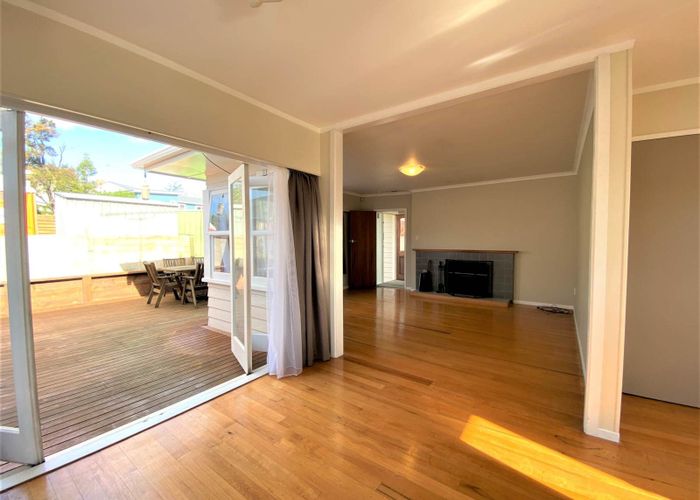  at 4 Madison Place, Forrest Hill, North Shore City, Auckland