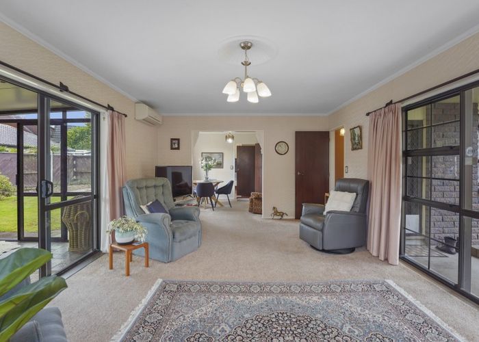  at 35 Waddington Drive, Naenae, Lower Hutt