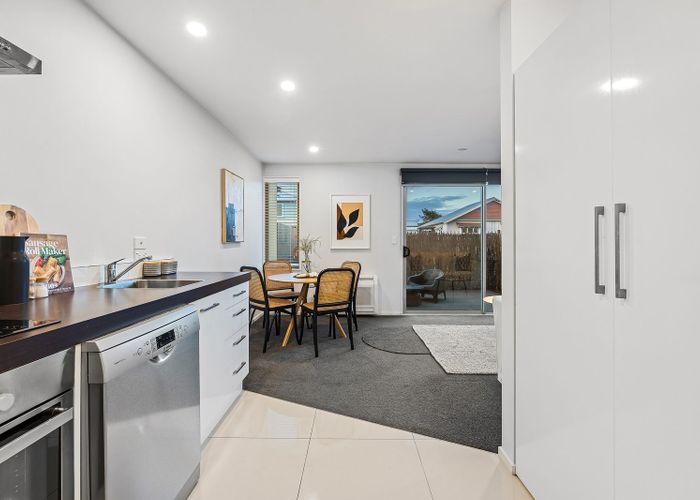  at 2/318 Barbadoes Street, City Centre, Christchurch City, Canterbury