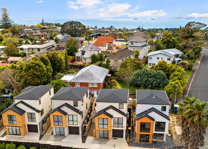  at 3A Kenmure Avenue, Forrest Hill, Auckland