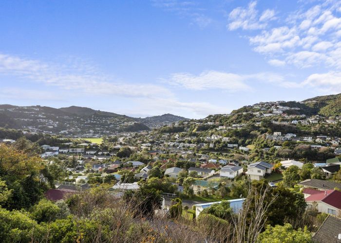  at 2/107 Allington Road, Karori, Wellington