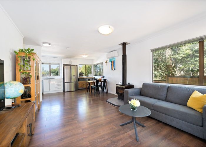  at 6B Orton Street, Glenfield, North Shore City, Auckland