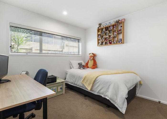  at 127 Oaktree Avenue, Browns Bay, Auckland