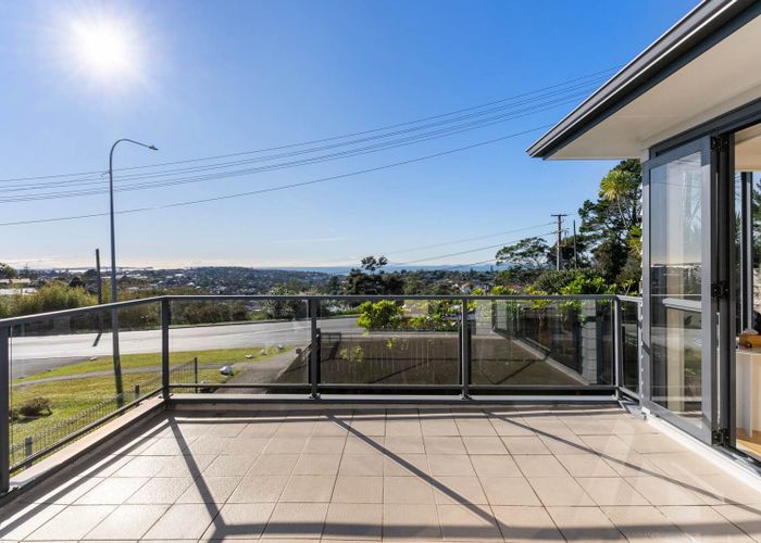  at 762 East Coast Road, Oteha, Auckland