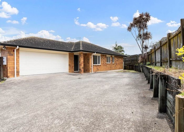  at 33C Everglade Drive, Goodwood Heights, Auckland
