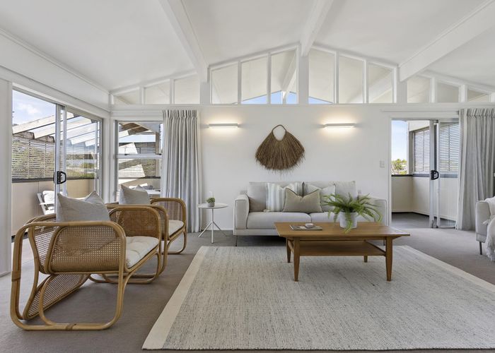  at 1/42 Knightsbridge Drive, Forrest Hill, Auckland