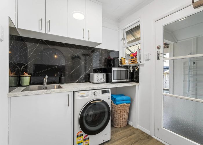  at 6 Kenney Crescent, Fairfield, Hamilton, Waikato