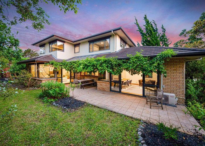  at 8 Greenwoods Close, Titirangi, Auckland