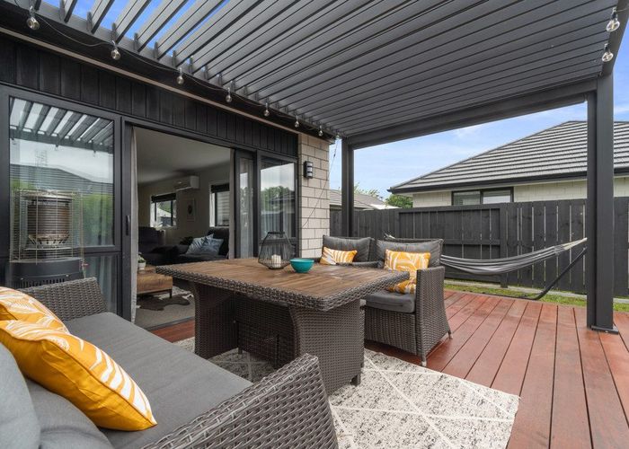  at 24 Old Farm Road, Hamilton East, Hamilton