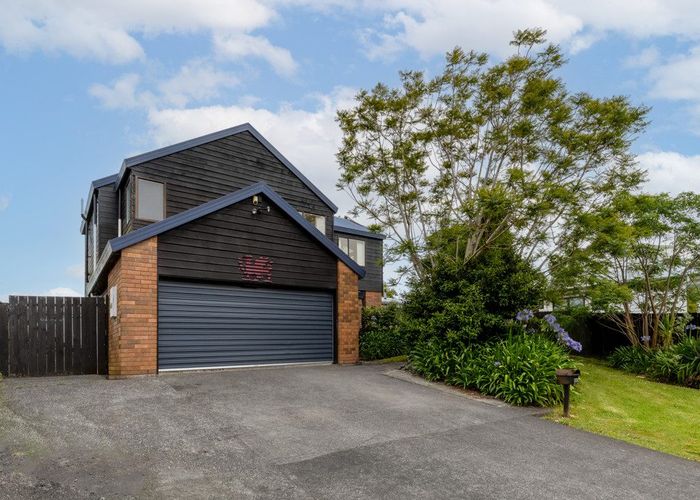  at 102 Rhinevale Close, Henderson, Auckland