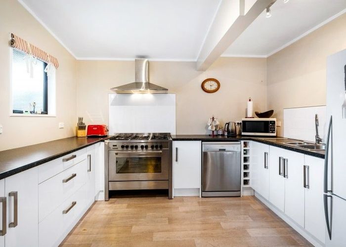  at 10 Whitley Avenue, Ebdentown, Upper Hutt