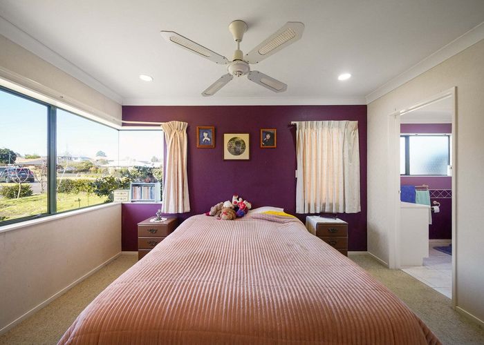  at 7 Meadowviews Drive, Welcome Bay, Tauranga