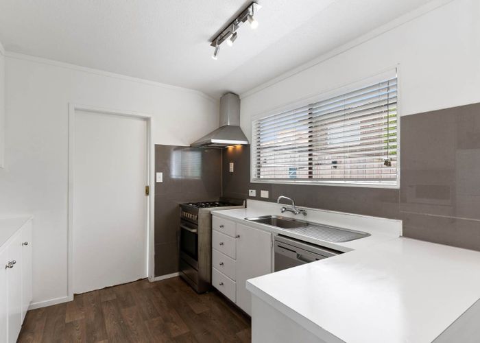  at 9 Sispara Place, Beach Haven, North Shore City, Auckland