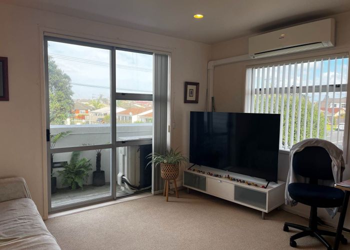  at 20/3 Riverside Road, Orewa, Orewa
