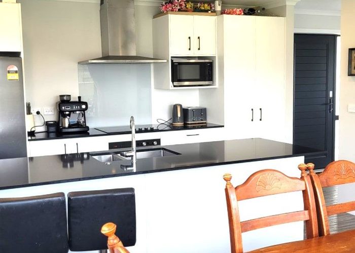  at 3D Taupiri Crescent, Titahi Bay, Porirua