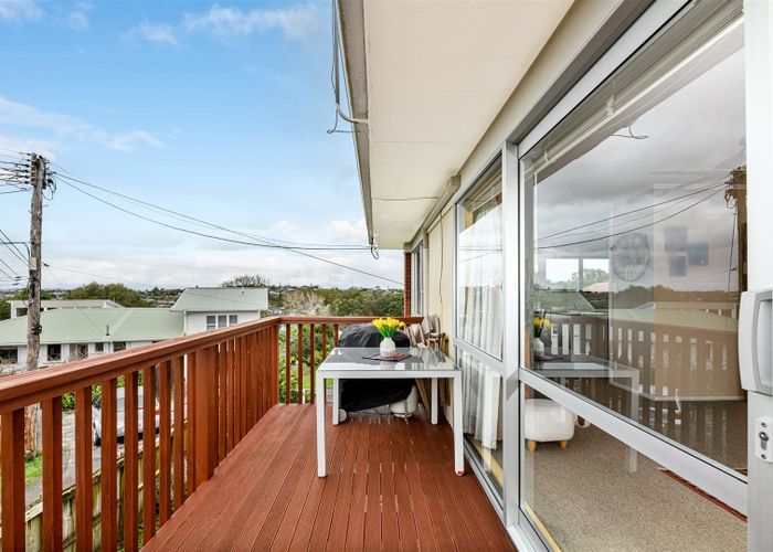  at 1/160A Titirangi road, New Lynn, Waitakere