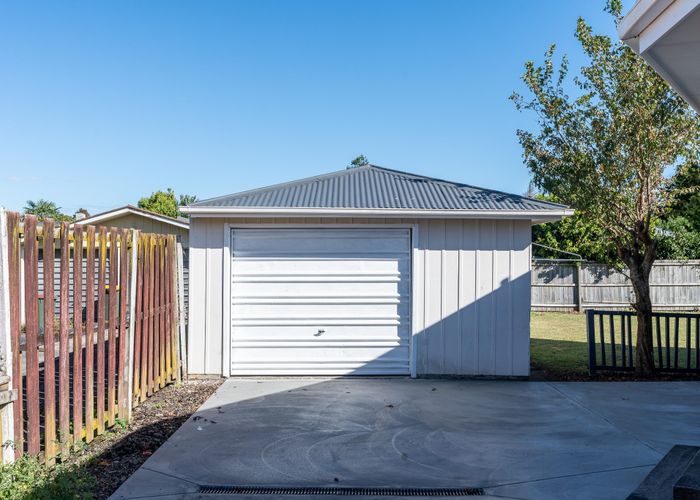  at 84 Mount View Road, Melville, Hamilton