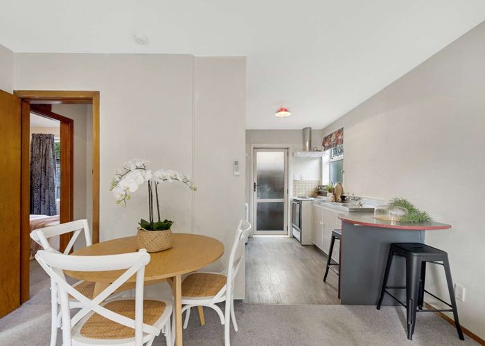  at 2/43 Whitmore Street, Edgeware, Christchurch City, Canterbury