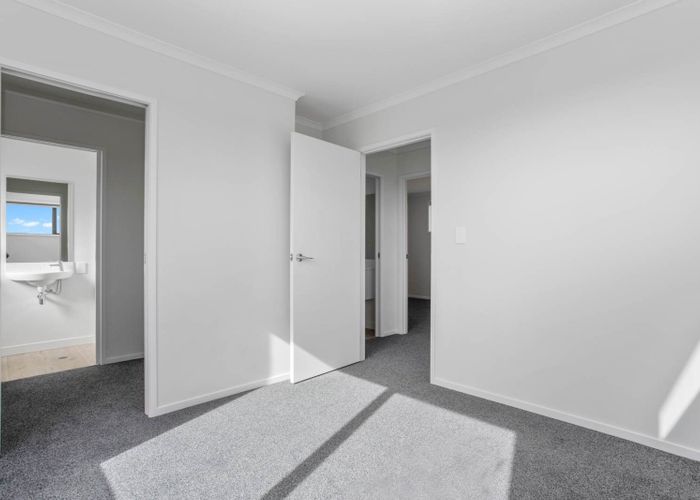  at 1/5 Peachgrove Road, Te Atatu Peninsula, Auckland