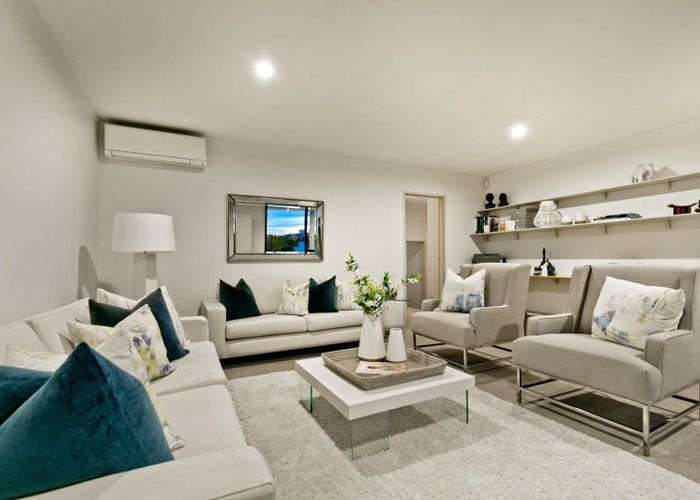  at 8 The Knoll, Greenhithe, Auckland