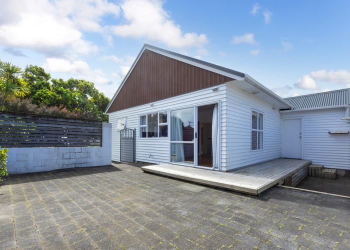  at 52 Fruitvale Road, New Lynn, Auckland