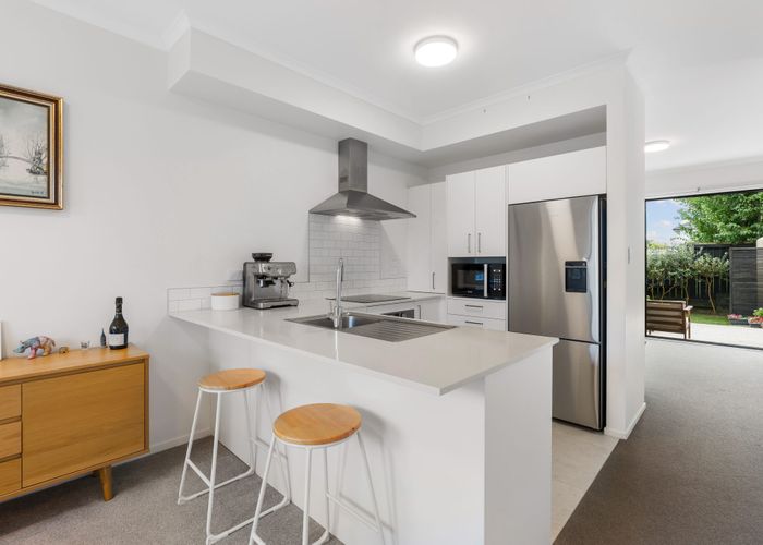  at 4 Tuhono Lane, Northcote, North Shore City, Auckland