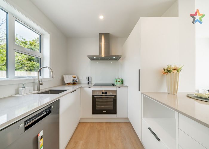  at 82 Main Road, Wainuiomata, Lower Hutt, Wellington