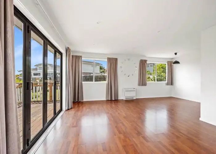 at 2/25 Moire Road, Massey, Waitakere City, Auckland